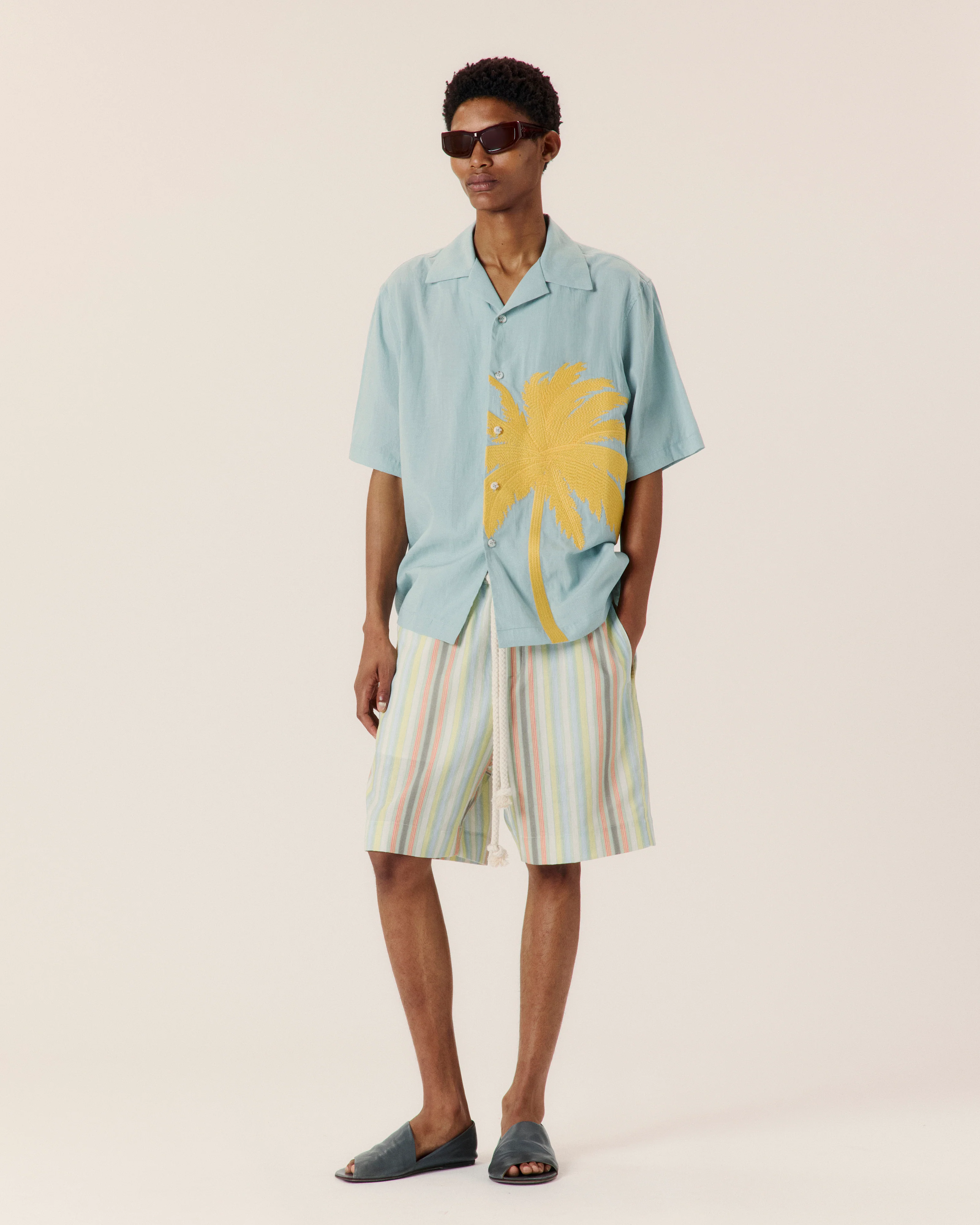 Commas-Island-Embroidery-Bowling-Shirt.webp