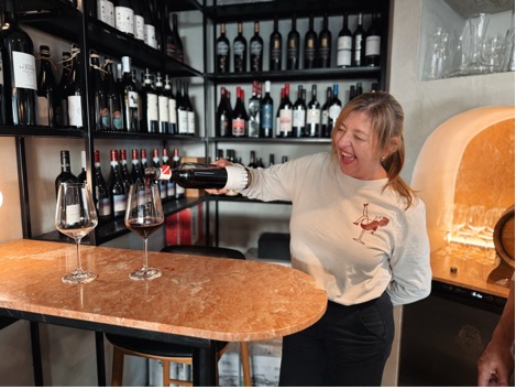 Silvana-pours-Subsea-Estate-Shiraz.png